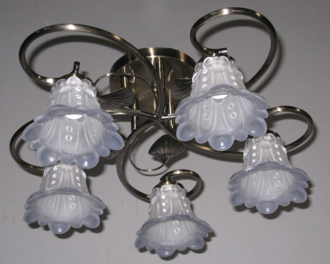 LVK 32313/5 White with gold люстра D52H22 5хЕ14х60Вт LVK 32313/5 White with gold люстра D52H22 5хЕ14х60Вт